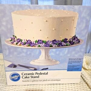 New Wilton Ceramic Pedestal Cake Stand